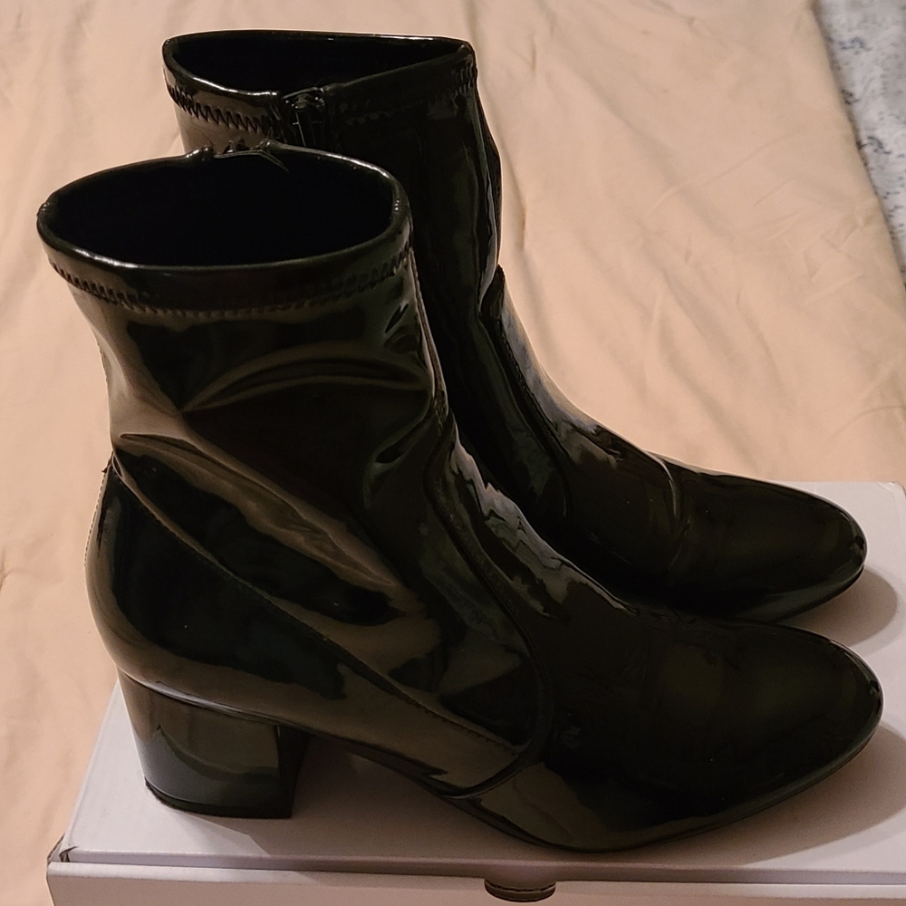 Unisa booties